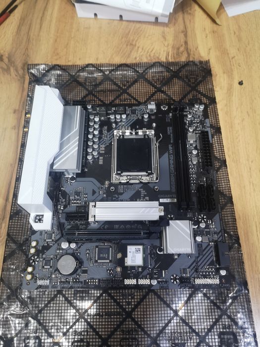 Материнская плата