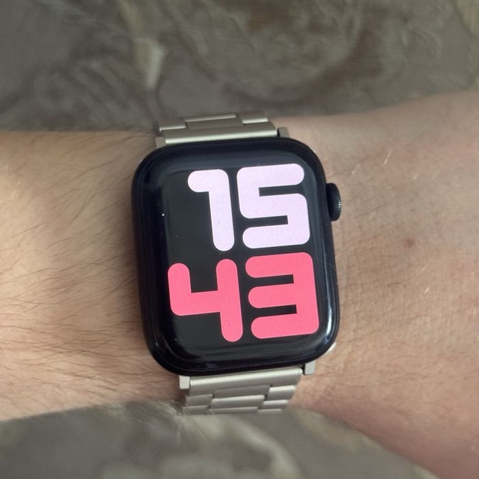 Продам Apple Watch SE (Gen2 GPS) в идеале, полный комплект
