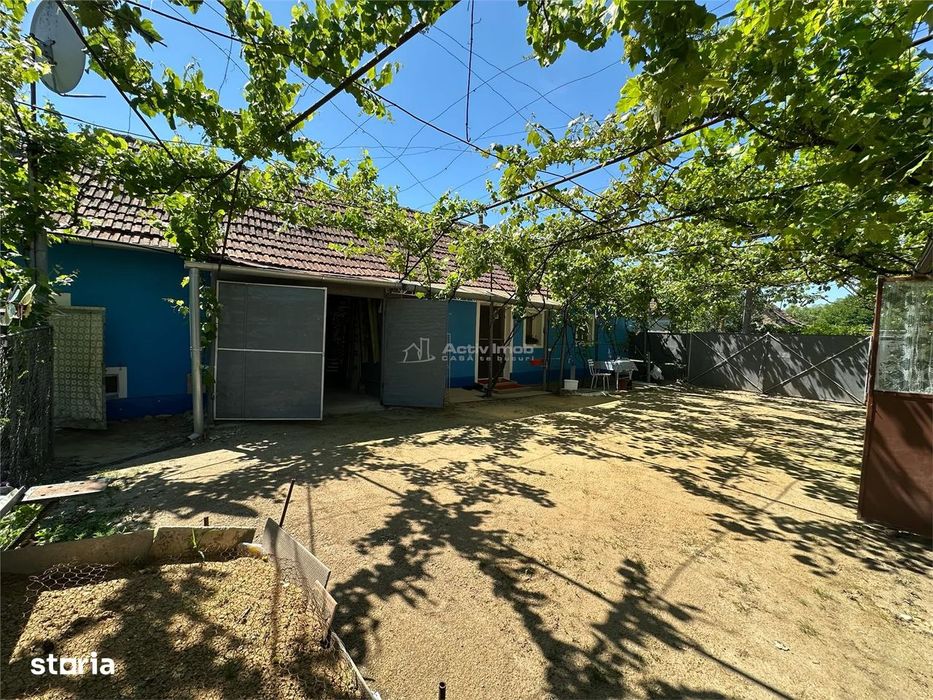 Casa Cocheta, Locuibila imediat,  cu Gradina si Curte,1500mp., Com.Bir