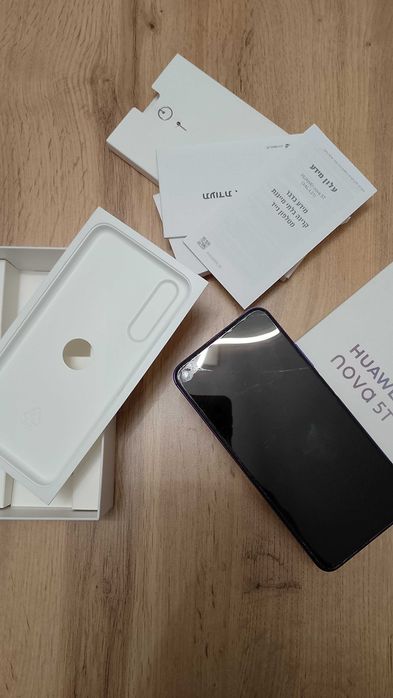 Huawei Nova 5T, с оригиналната кутия /лилав/