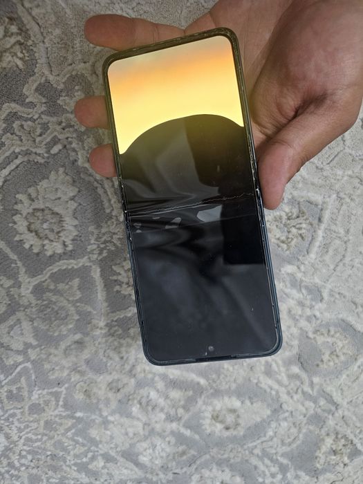 Samsung Z Flip 3 8/256 gb