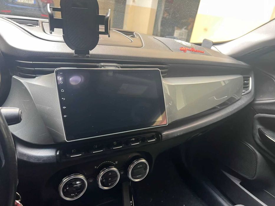 Мултимедия 9″ за Alfa Romeo Giulietta 940 Android 13 CARPLAY