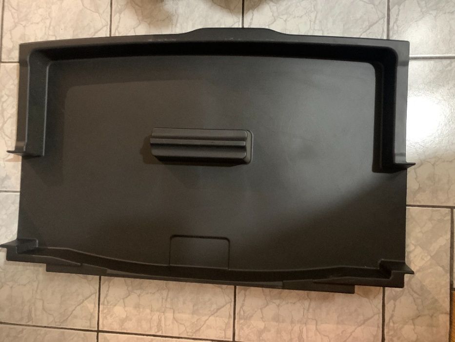 Части за Авенсис Т25 всичко за 60 лв.