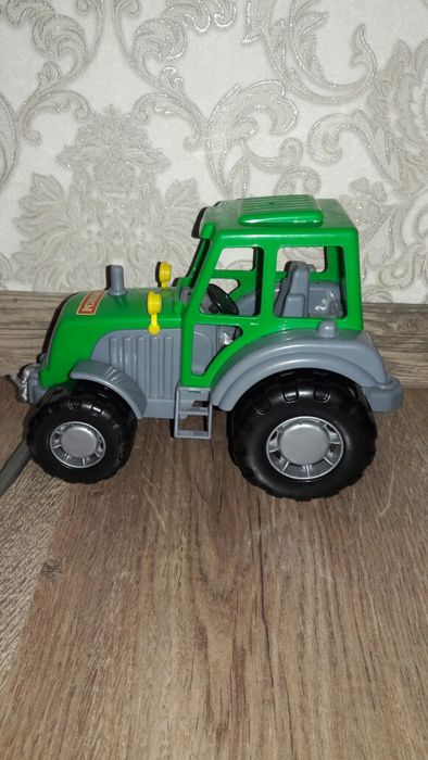 Продам машинки,игрушки