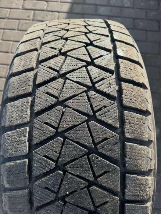 285/50/20 bridgestone 2шт