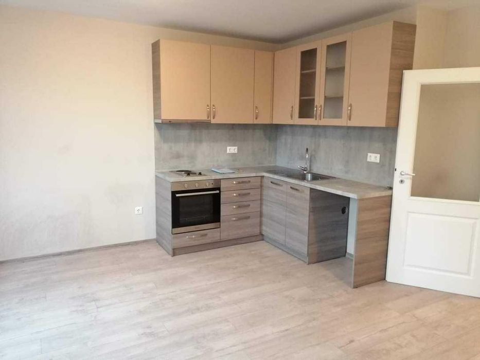 Дава се под наем Двустаен апартамент в Варна, Младост 1 - 52 кв.м за 325 € - Снимка #2