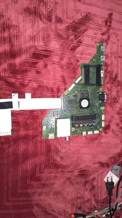 Piese tv LCD Sony Bravia KDL-32EX650 și LG UR78003LK