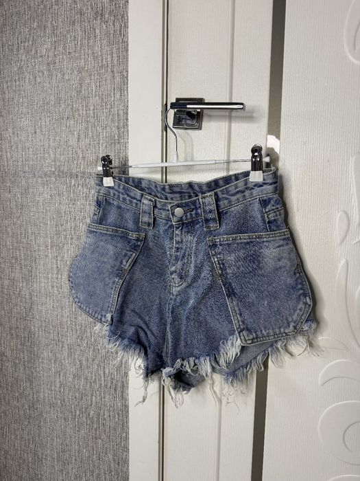 Шорты джинсовый почти новый