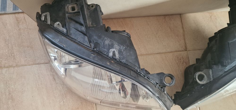 Продавам Bi-Led фарове за ML w164 (префейс)