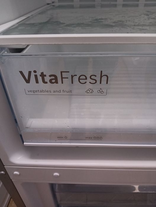 Черен комбиниран хладилник с фризер Бош Bosch с 2 години  ГАРАНЦИЯ!