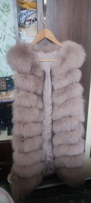 Продам безрукавку песец