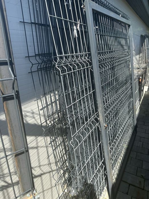 Panouri bordurate cu  4 uși