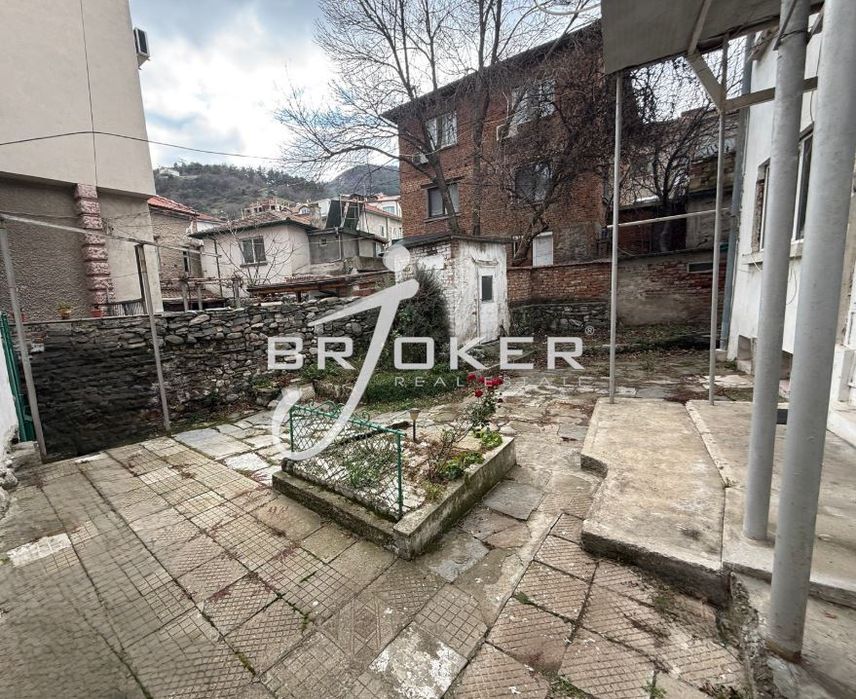 Продава се Къща в Асеновград - 138 кв.м за 296 €/кв.м - Снимка #2