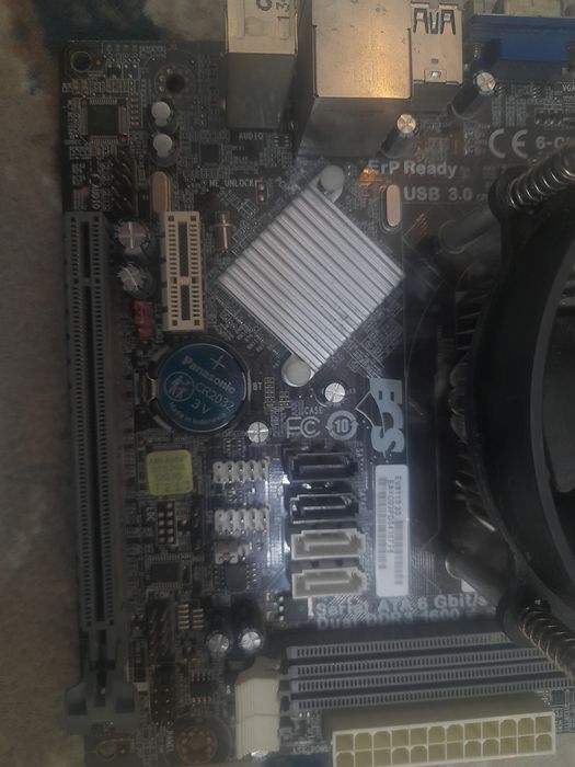 Материнская плата (не рабочая) Lga 1150 Ddr3