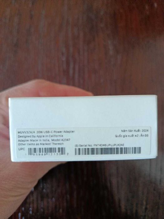 Apple 20W USB-C Power adapter/Адаптер для Apple USB-C мощностью 20 Вт