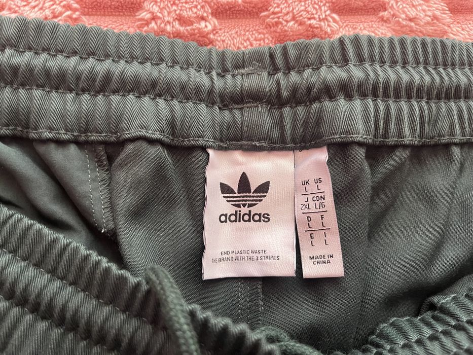 Мъжки спортно елегантен панталон Adidas