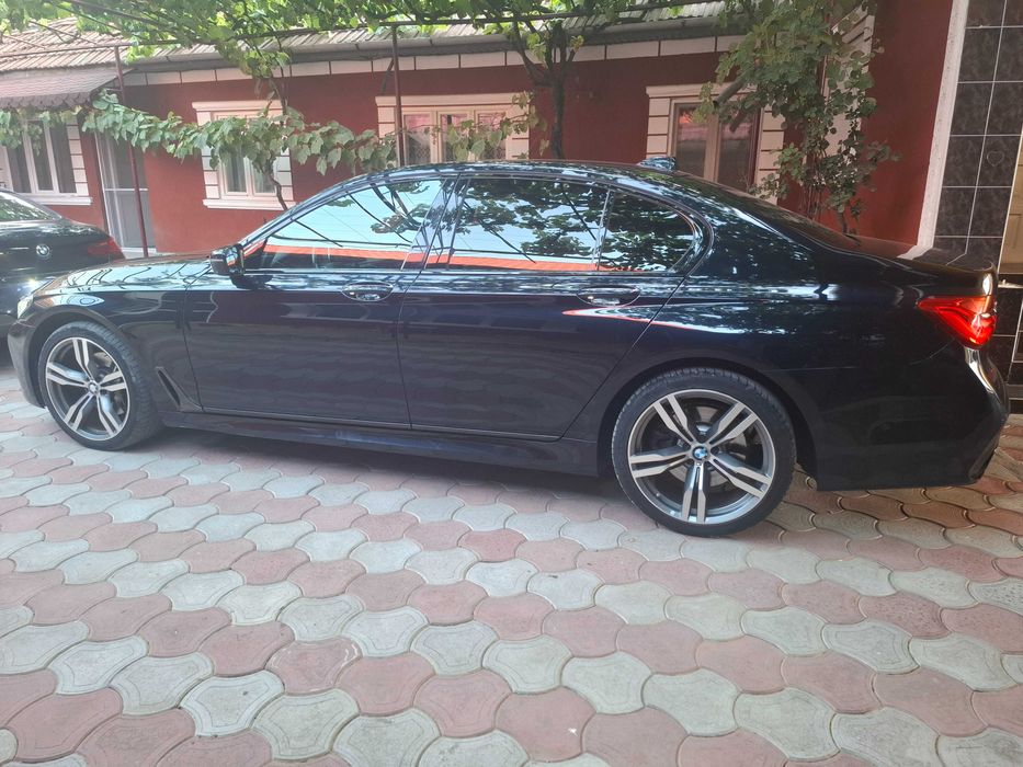 BMW 7 Series 0 — imagine 2