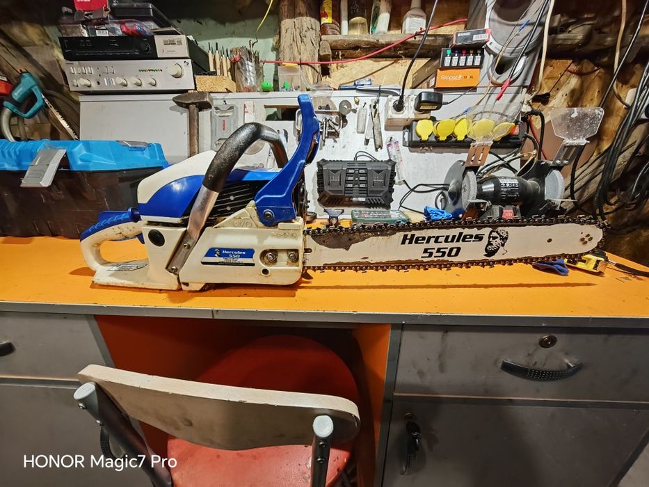 Vând drujba Hercules 550