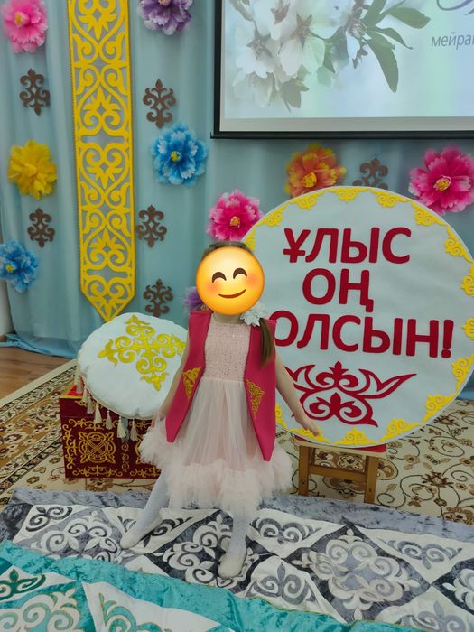 Продам нарядные платья для девочек