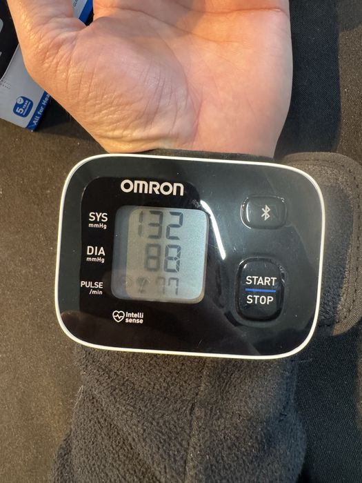 Tensiometru Omron RS3