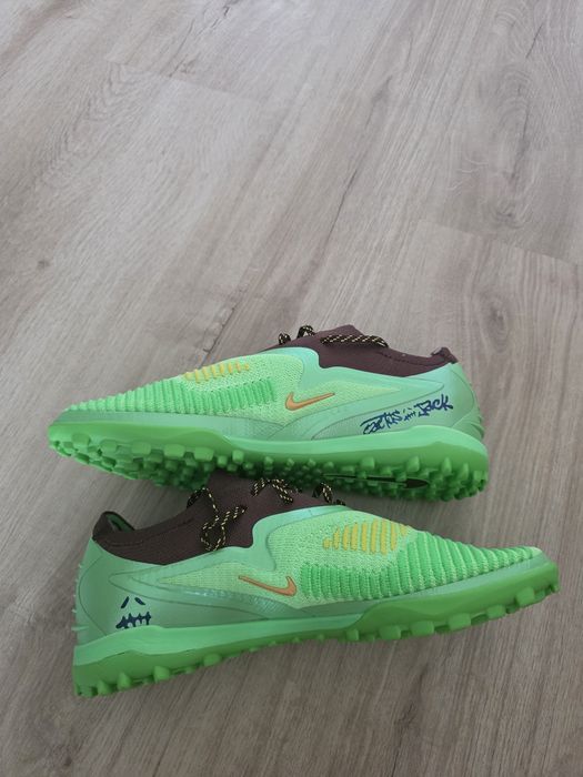 Nike x Travis Scott adidasi de fotbal
