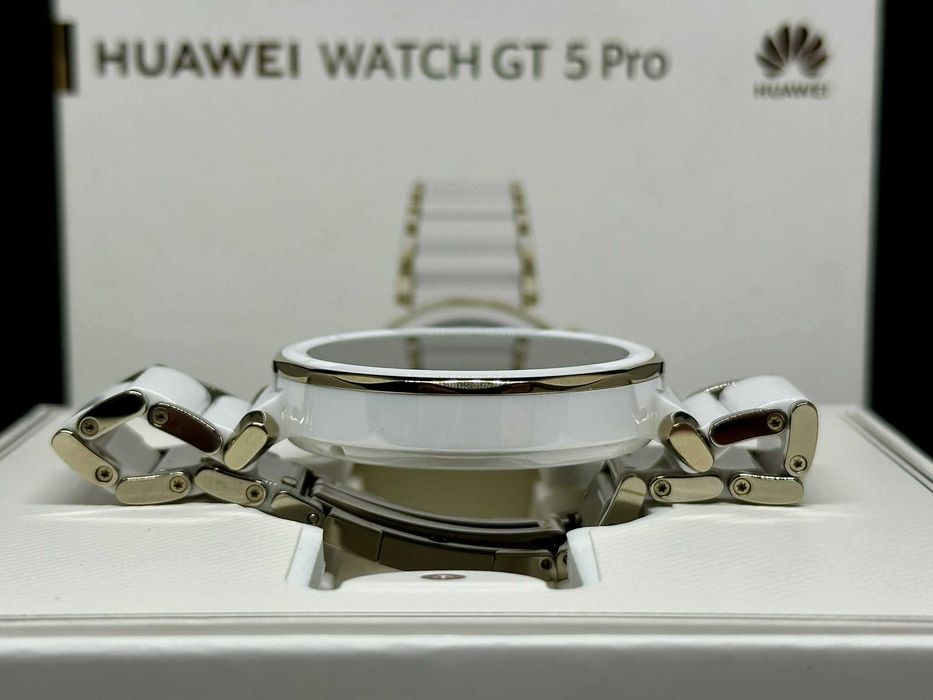 Смарт часовник Huawei WATCH GT 5 PRO CERAMIC 42mm / Перфектен