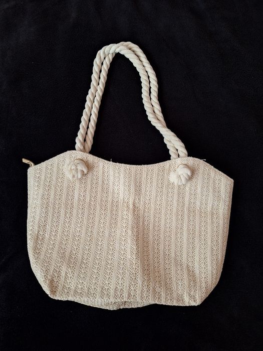 Лятна бежова чанта