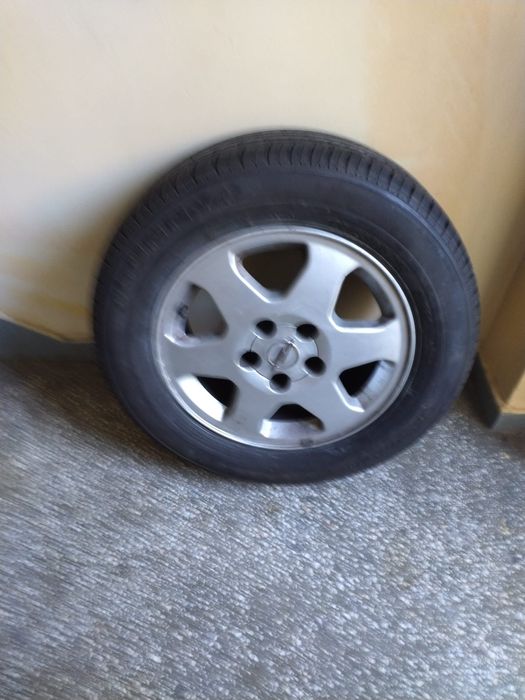 Vând jante aliaj Opel cu anvelope de vara.