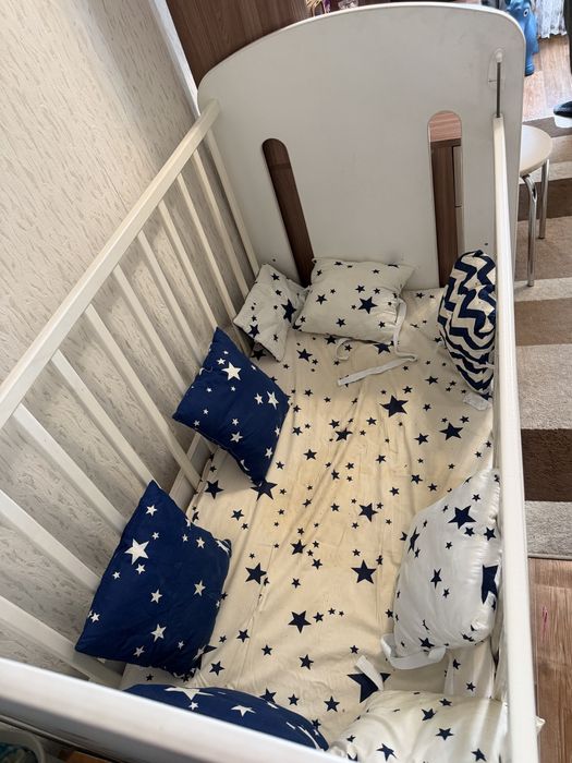 Детсская кроватка