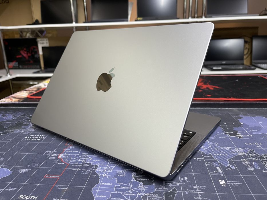 MacBook Pro 14 M3 2023/8Gb/SSD1000Gb