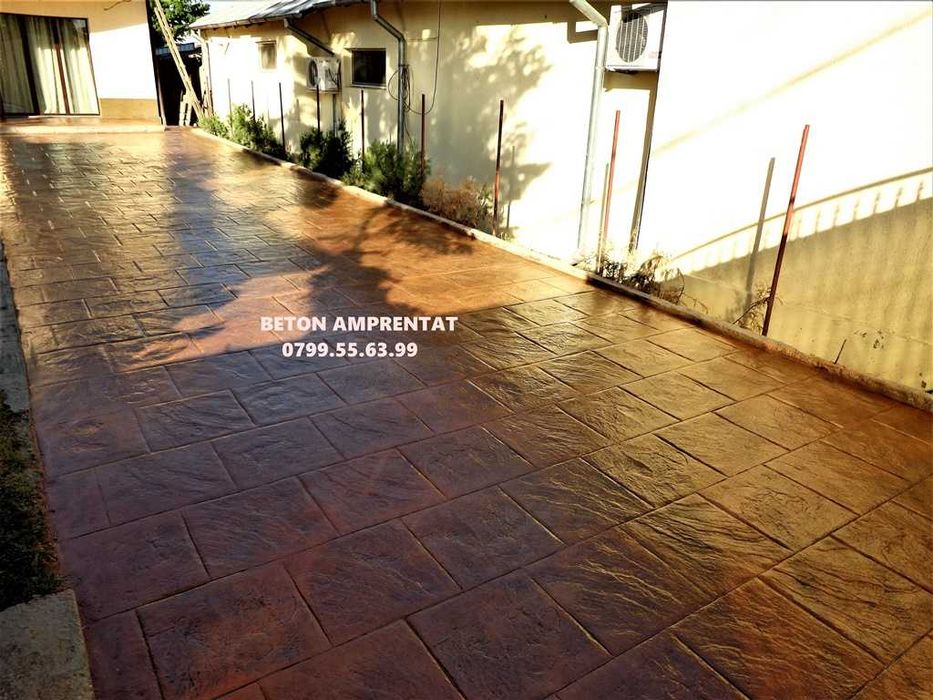 Pardoseli din beton amprentat dezactivat periat si elicopterizat
