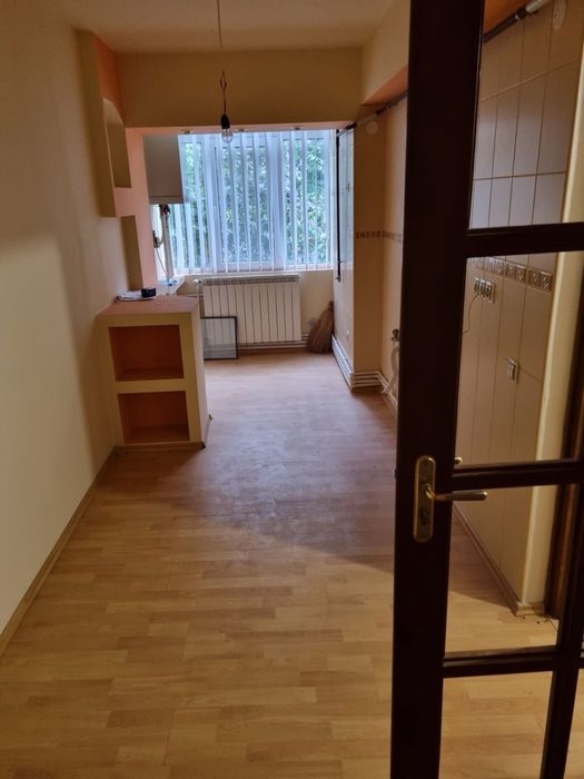 De inchiriat Apartament 2 camere centru et 1
