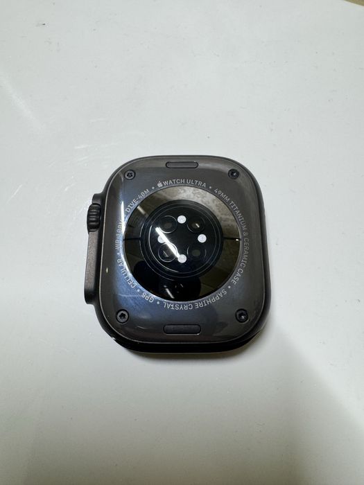 Apple Watch Ultra 3 (49mm, Black Titanium)