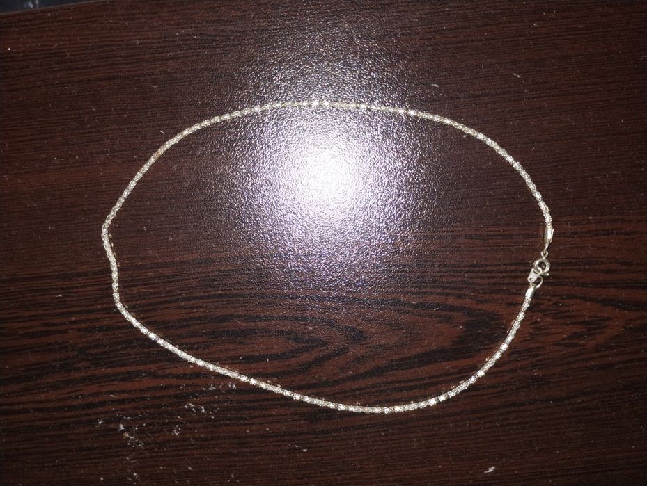 Посребрено колие