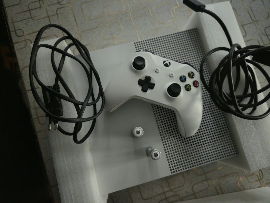Xbox OneS+1Controller
