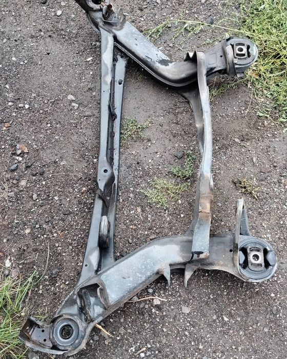 Продам подрамник мерс 190 продам