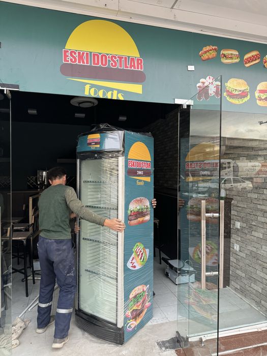 Vitrina xaladilnik Ugur arginali optim