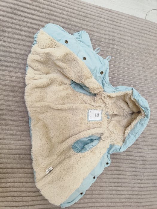 Детская курточка с 9-18 мес. на девочку