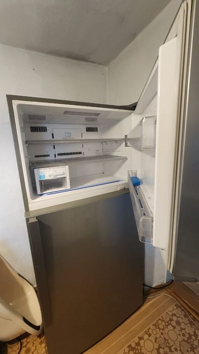 Холодильник Двухкамерный  LG