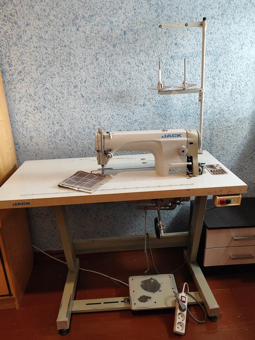 Промышленная швейная машинка