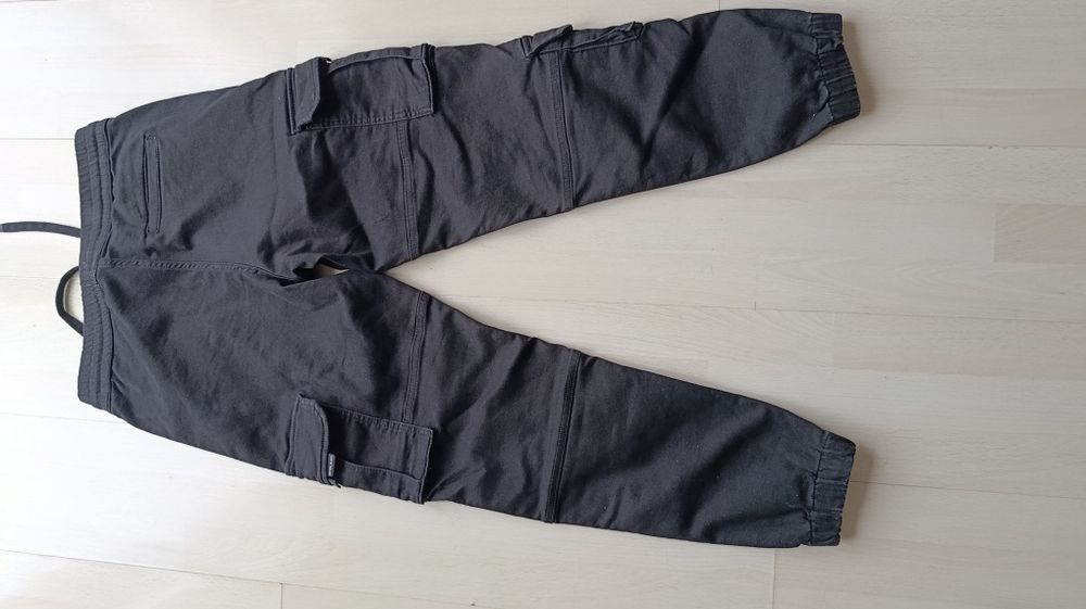 Мъжки/юношески карго панталон PULL BEAR – размер S нов