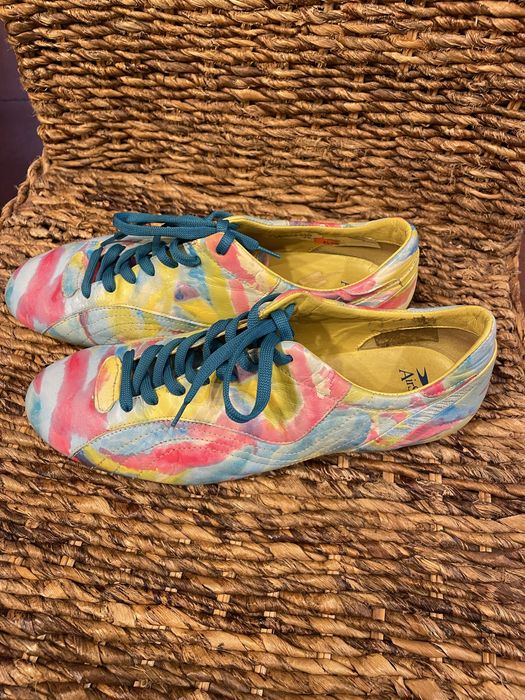 Pantofi colorati piele.