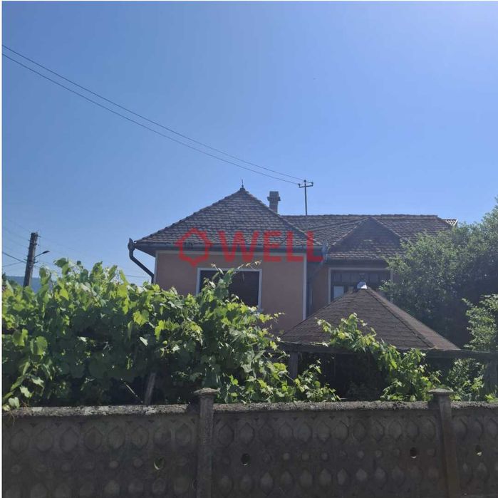 De vânzare casă familială situată în Eremitu, Mureș