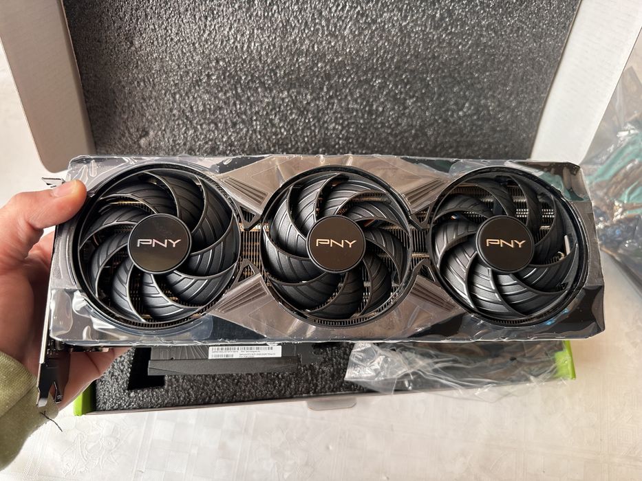 Видеокарта RTX 5070 12Gb GDDR7