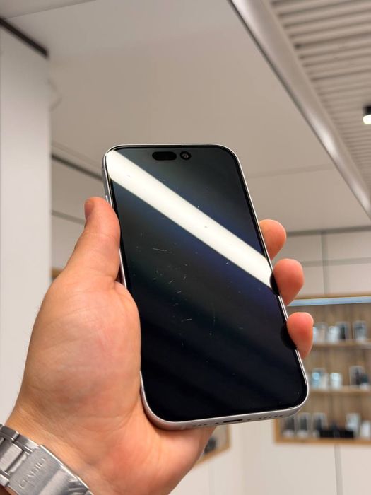 iPhone 15 | 128 GB | eSIM