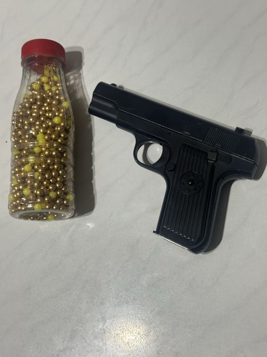 metal pistolet sotiladi