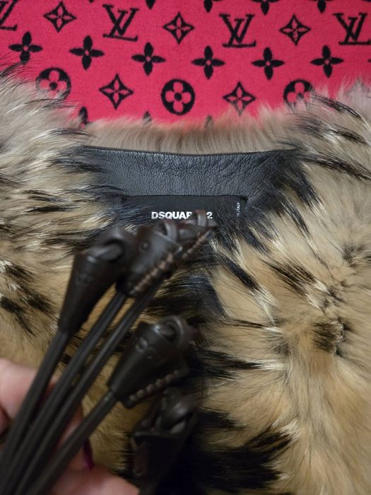 DSQUARED2 оригинален нов дамски елек от ракун