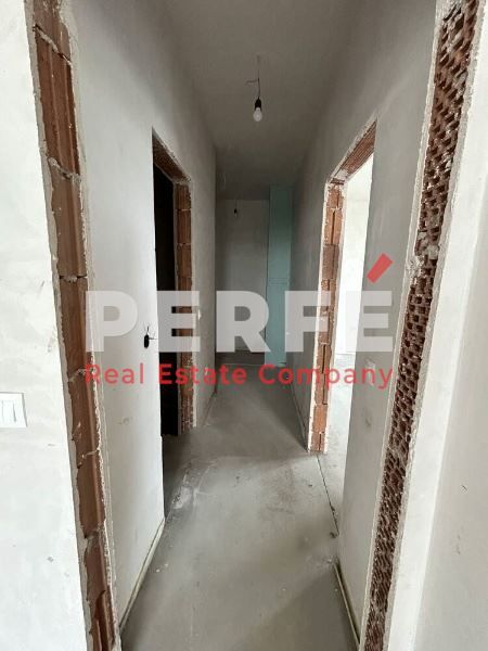 Продава се Двустаен апартамент в Бургас, Изгрев - 67 кв.м за 1881 €/кв.м - Снимка #2