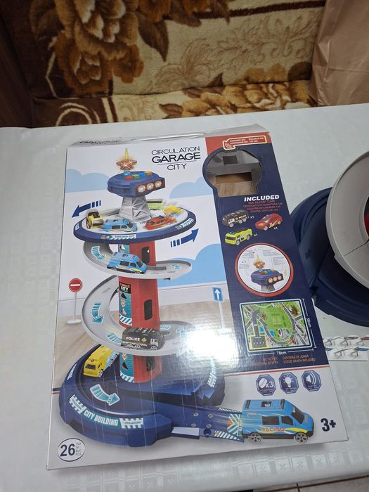 Garaj auto turn control cu pista circulara pe 3 nivele, cu sunet si lumini