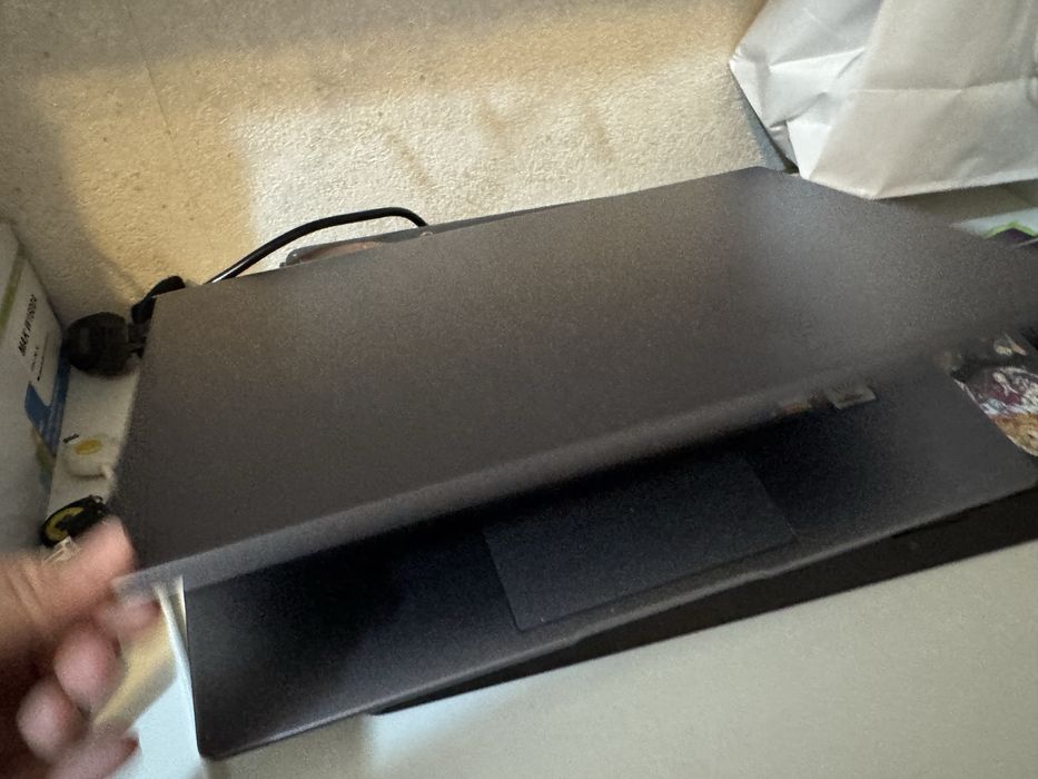 Продаю ноутбук huawei